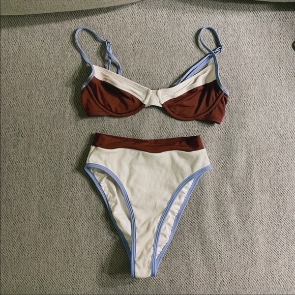 L*Space fully adjustable bikini TOP - Picture 2 of 6